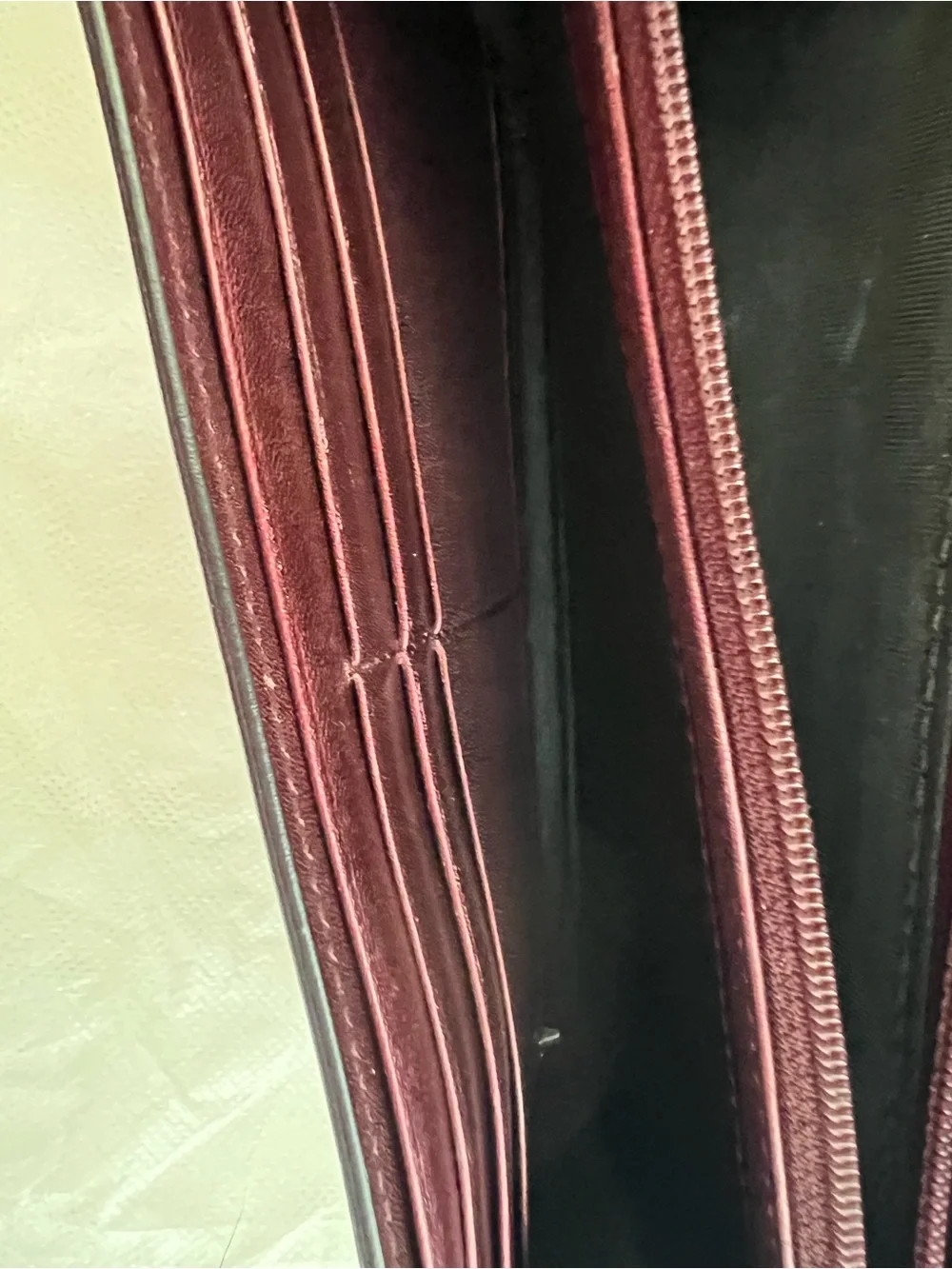 Gucci Burgundy Patent Leather GG Heart Continental Wallet - Picture 4 of 11